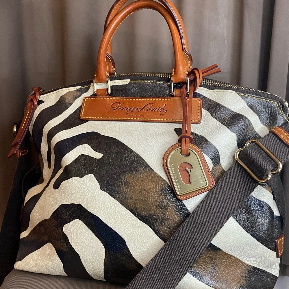 Dooney & Bourke Florentine Zebra Dome Satchel
🦓✨ Sloane Safari - Picture 1 of 4